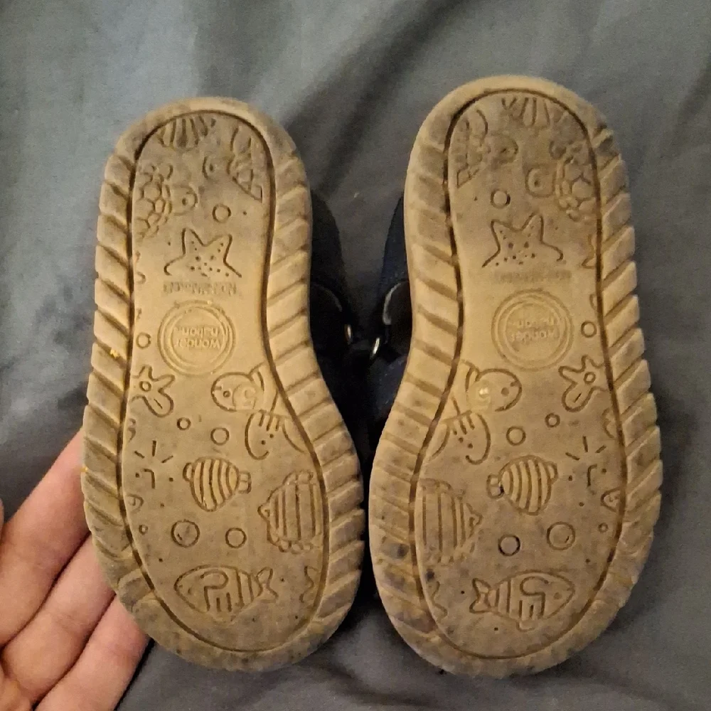 Wonder Nation Black Kids Sandals